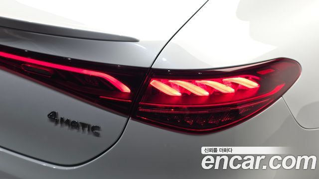 Mercedes-Benz EQE 2023 — photo 9