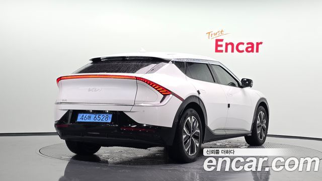 Kia EV6 2023 — photo 2