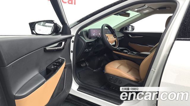 Kia EV6 2023 — photo 10