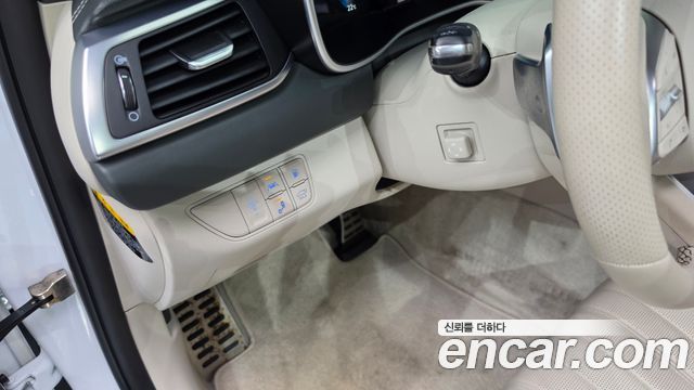 Genesis G70 2020 — photo 25