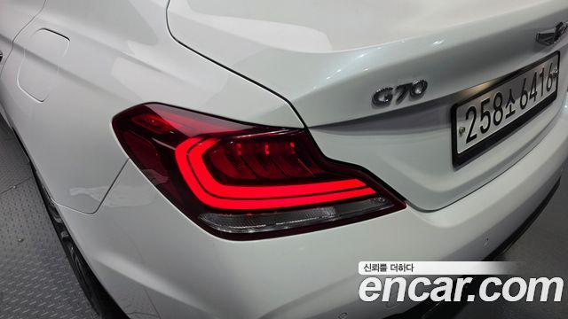 Genesis G70 2020 — photo 9