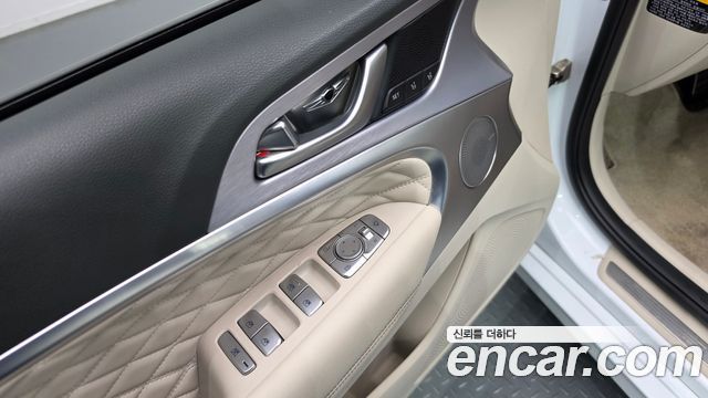 Genesis G70 2020 — photo 28