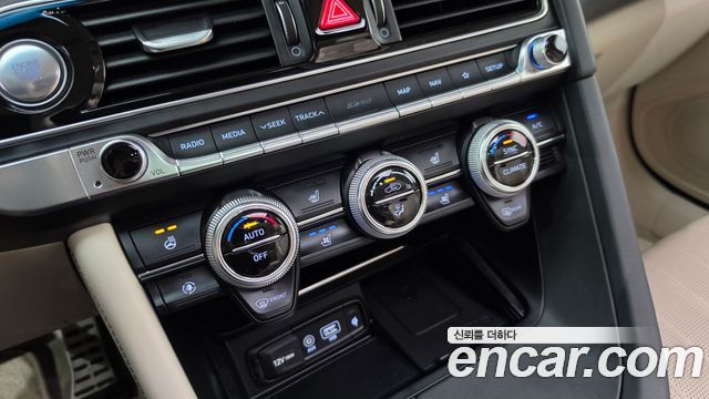 Genesis G70 2020 — photo 31