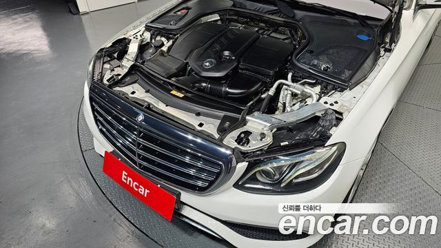 Mercedes-Benz E-Class 2017 — photo 6