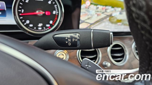 Mercedes-Benz E-Class 2017 — photo 9