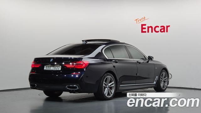 BMW 7-Series 2018 — photo 2