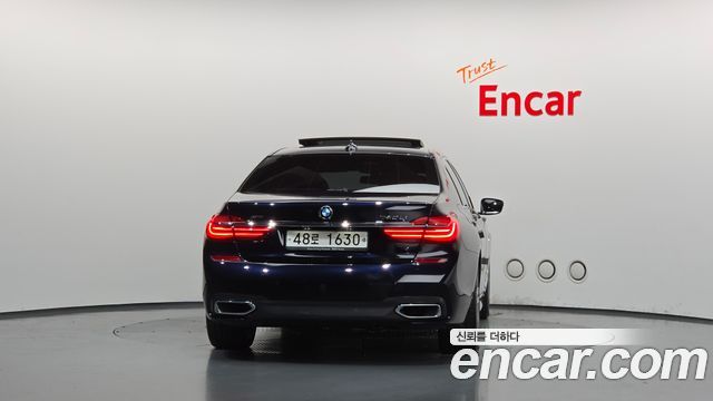 BMW 7-Series 2018 — photo 4
