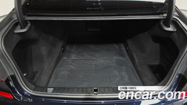 BMW 7-Series 2018 — photo 20