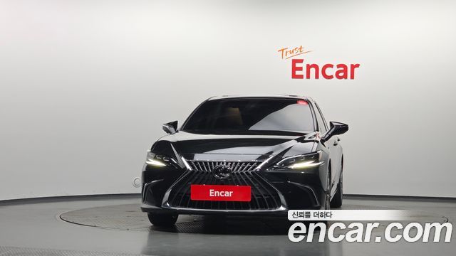 Lexus ES 2023 — photo 3