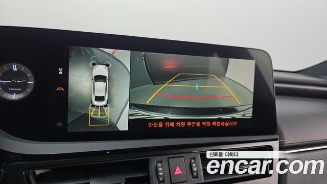 Lexus ES 2023 — photo 17