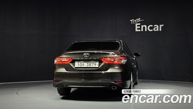 Toyota Camry 2019 — photo 4
