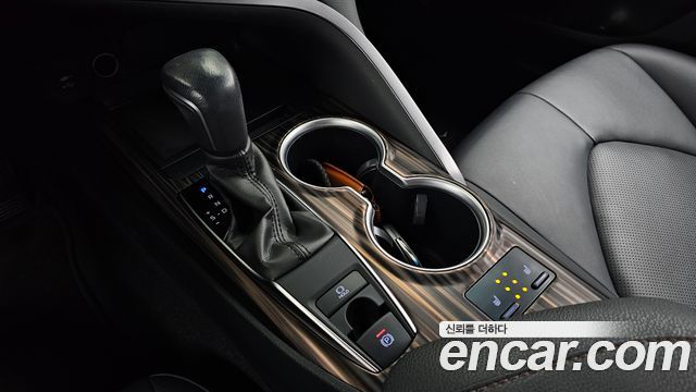 Toyota Camry 2019 — photo 12