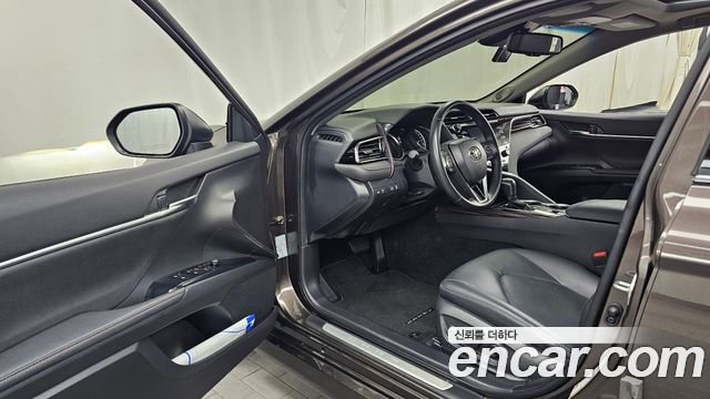 Toyota Camry 2019 — photo 13