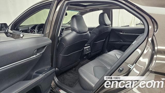 Toyota Camry 2019 — photo 18