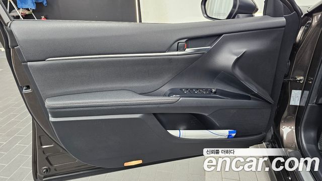 Toyota Camry 2019 — photo 14