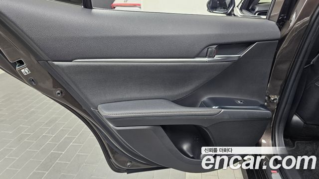 Toyota Camry 2019 — photo 15