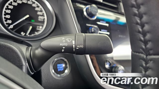 Toyota Camry 2019 — photo 28
