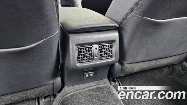 Toyota Camry 2019 — photo 31