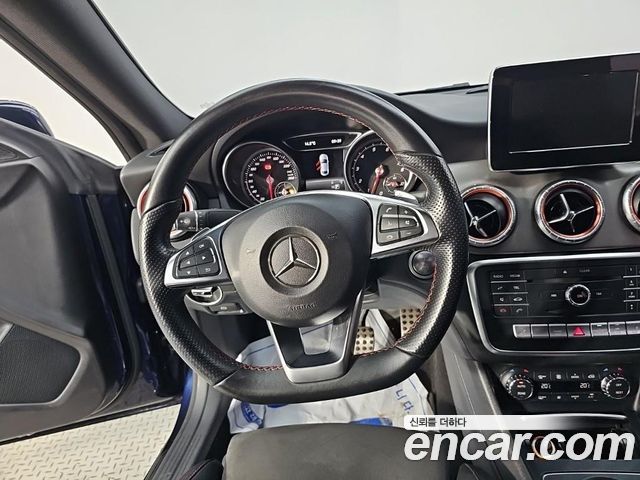 Mercedes-Benz CLA-Class 2018 — photo 9