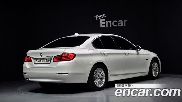 BMW 5-Series 2015 — photo 2
