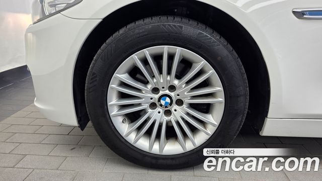 BMW 5-Series 2015 — photo 5