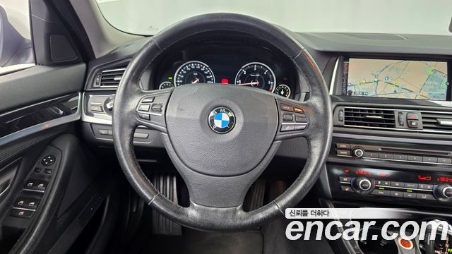 BMW 5-Series 2015 — photo 19