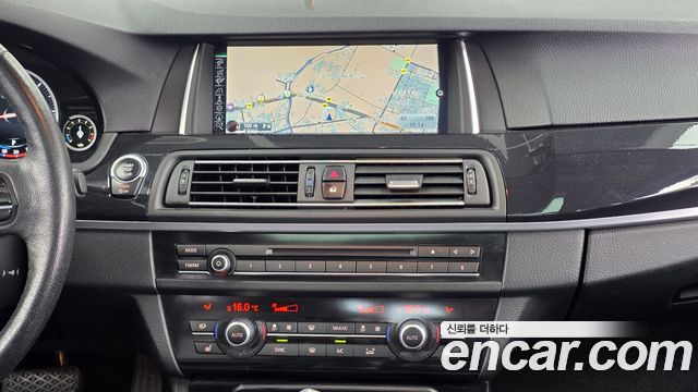 BMW 5-Series 2015 — photo 20