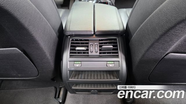BMW 5-Series 2015 — photo 24
