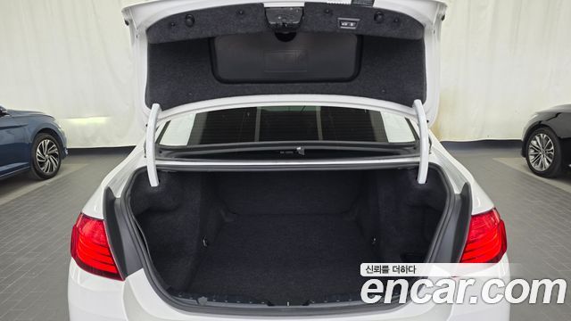 BMW 5-Series 2015 — photo 26