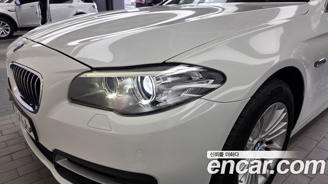 BMW 5-Series 2015 — photo 8