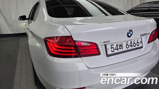 BMW 5-Series 2015 — photo 9