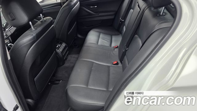 BMW 5-Series 2015 — photo 16