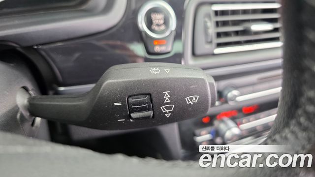 BMW 5-Series 2015 — photo 27