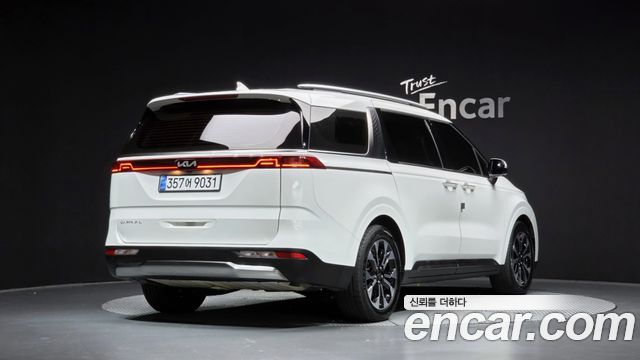 Kia Canival 2022 — photo 2