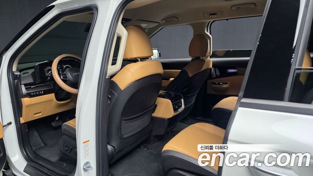 Kia Canival 2022 — photo 16