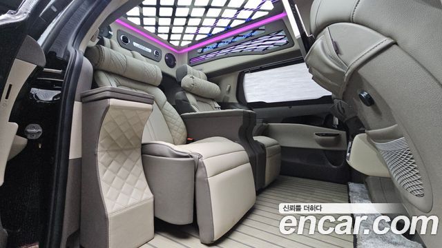 Kia Canival 2023 — photo 17