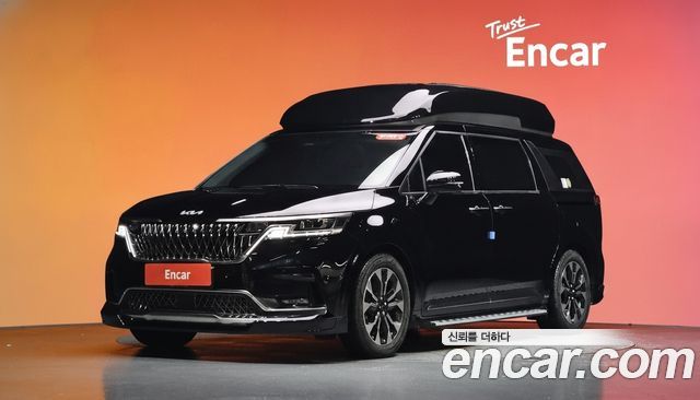 Kia Canival 2023 — photo 1