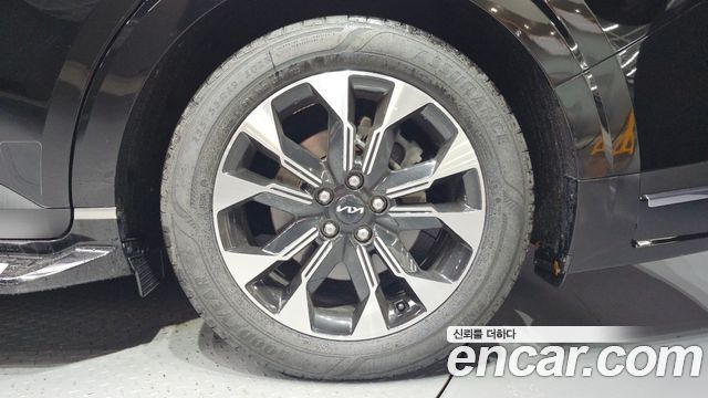 Kia Canival 2023 — photo 7