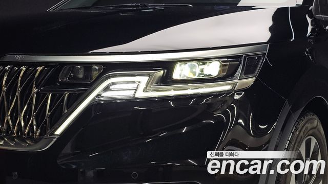 Kia Canival 2023 — photo 8