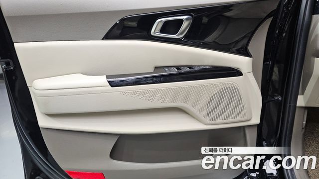 Kia Canival 2023 — photo 14