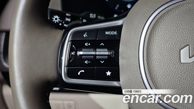 Kia Canival 2023 — photo 27