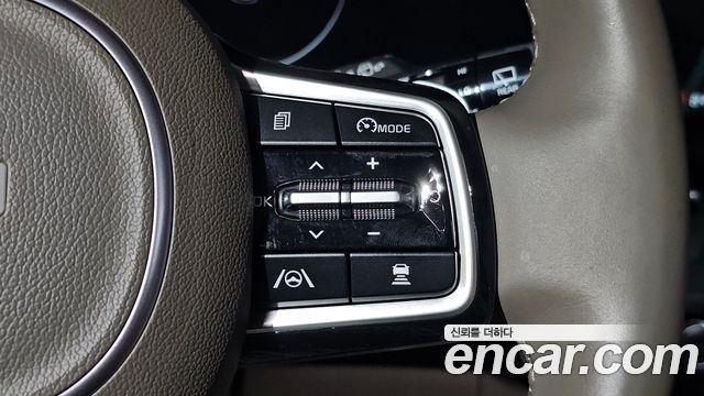 Kia Canival 2023 — photo 28