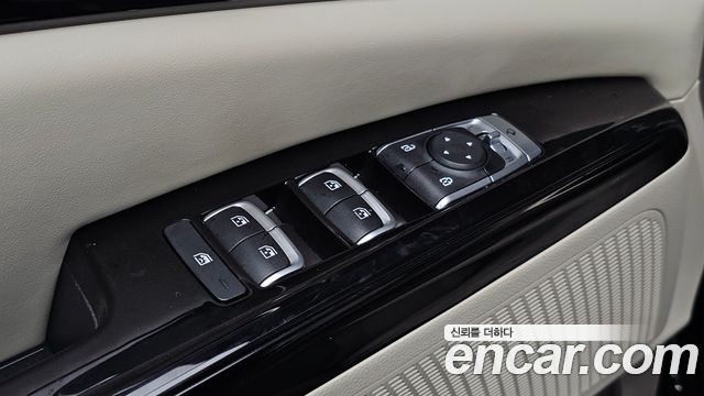 Kia Canival 2023 — photo 29