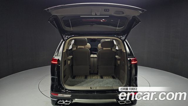 Kia Canival 2023 — photo 39