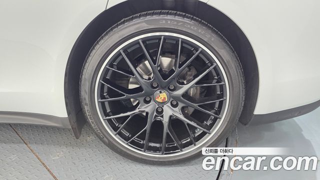 Porsche Panamera 2021 — photo 7