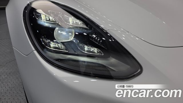 Porsche Panamera 2021 — photo 8
