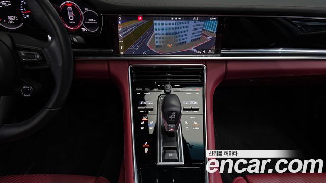 Porsche Panamera 2021 — photo 29