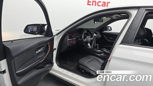 BMW 3-Series 2012 — photo 13