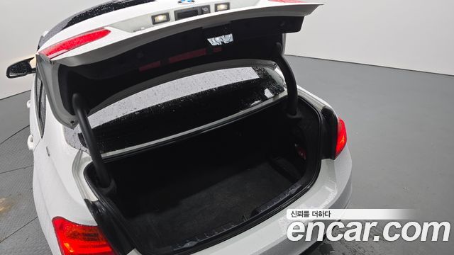 BMW 3-Series 2012 — photo 26