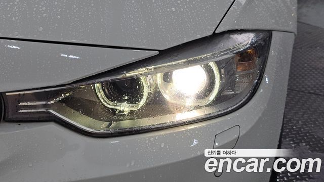 BMW 3-Series 2012 — photo 8